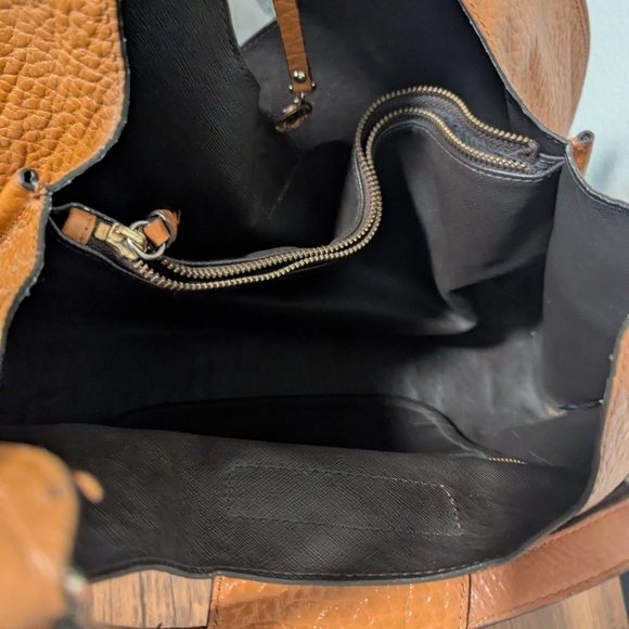 Dkny,Elegant Chestnut Leather, Slouch Handbag - Picture 6 of 8